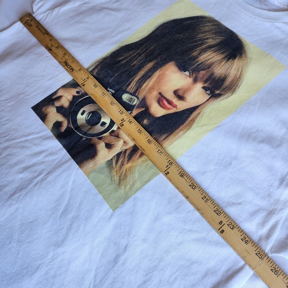 Taylor Swift Instax Camera Selfie Portrait Pop Singer White 2XL Graphic T-Shirt - Picture 5 of 9